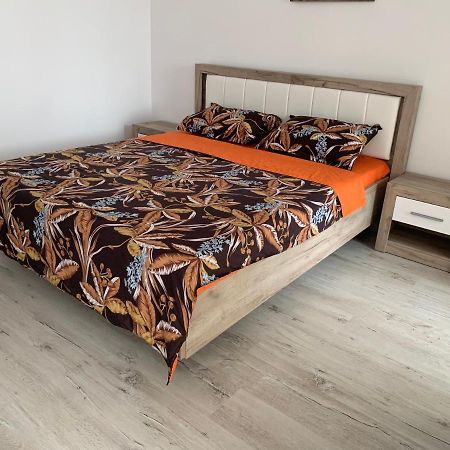 Roşu Residence Tineretului מראה חיצוני תמונה